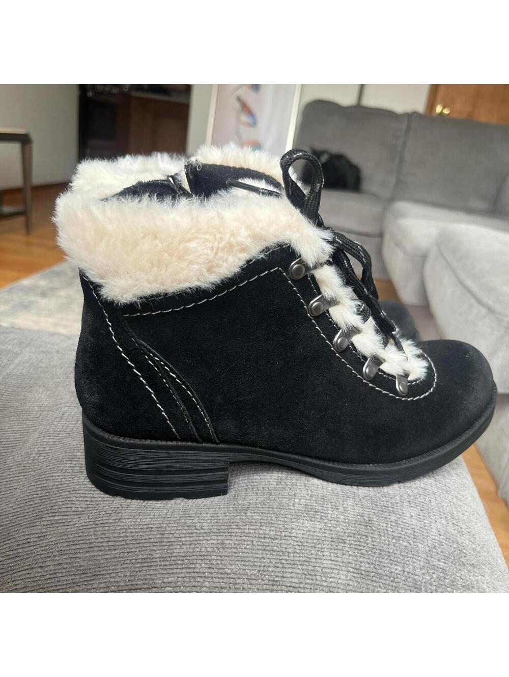 Earth Origins black faux fur trim ankle boots - Picture 5 of 7